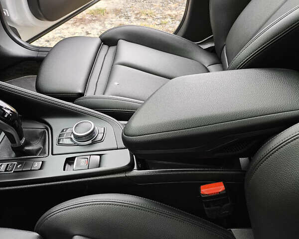 Белый БМВ X2, объемом двигателя 2 л и пробегом 119 тыс. км за 25499 $, фото 22 на Automoto.ua