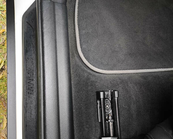 Белый БМВ X2, объемом двигателя 2 л и пробегом 119 тыс. км за 25499 $, фото 24 на Automoto.ua