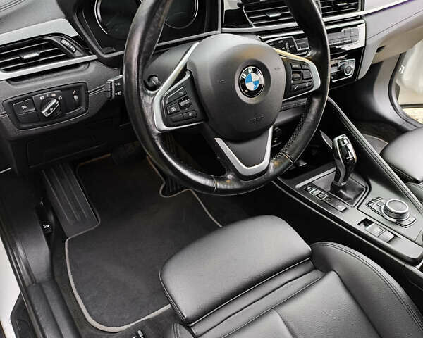 Белый БМВ X2, объемом двигателя 2 л и пробегом 119 тыс. км за 25499 $, фото 30 на Automoto.ua