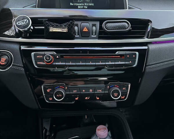 Черный БМВ X2, объемом двигателя 2 л и пробегом 79 тыс. км за 22900 $, фото 20 на Automoto.ua