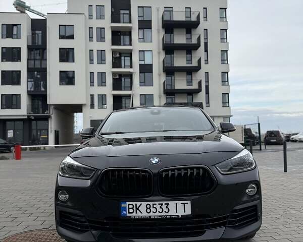 Черный БМВ X2, объемом двигателя 2 л и пробегом 165 тыс. км за 20500 $, фото 3 на Automoto.ua