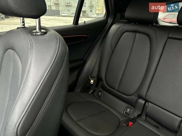 Жовтий БМВ X2, об'ємом двигуна 2 л та пробігом 63 тис. км за 18850 $, фото 10 на Automoto.ua