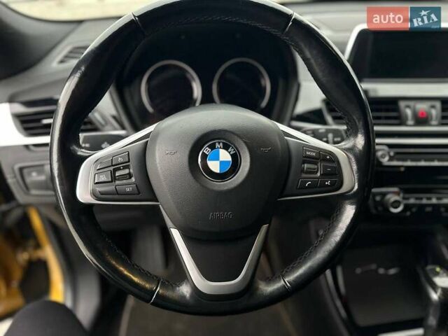 Жовтий БМВ X2, об'ємом двигуна 2 л та пробігом 63 тис. км за 18850 $, фото 19 на Automoto.ua