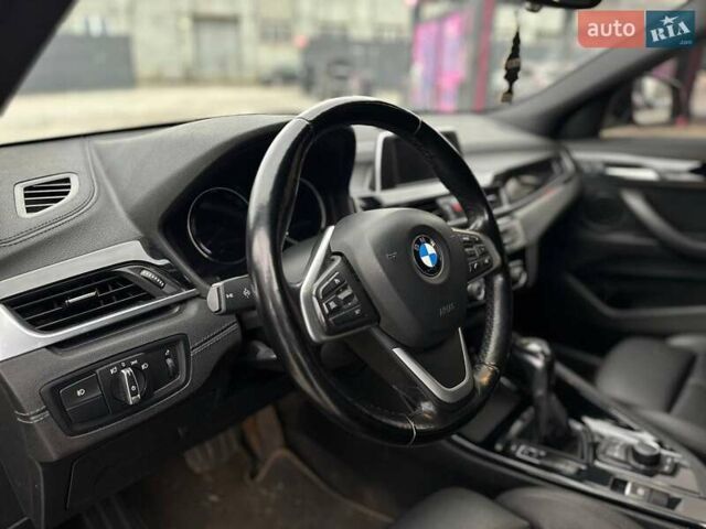 Жовтий БМВ X2, об'ємом двигуна 2 л та пробігом 63 тис. км за 18850 $, фото 23 на Automoto.ua