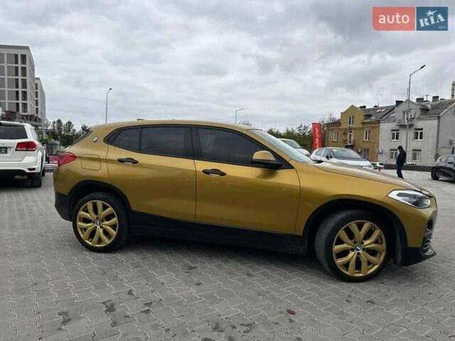Жовтий БМВ X2, об'ємом двигуна 2 л та пробігом 63 тис. км за 18850 $, фото 30 на Automoto.ua