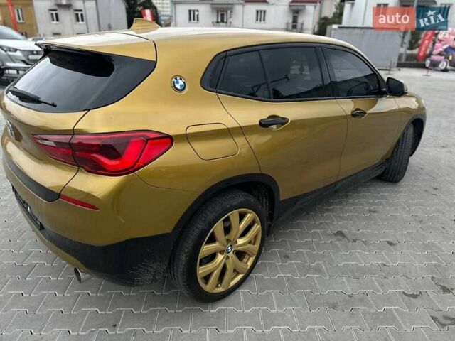 Жовтий БМВ X2, об'ємом двигуна 2 л та пробігом 63 тис. км за 18850 $, фото 28 на Automoto.ua