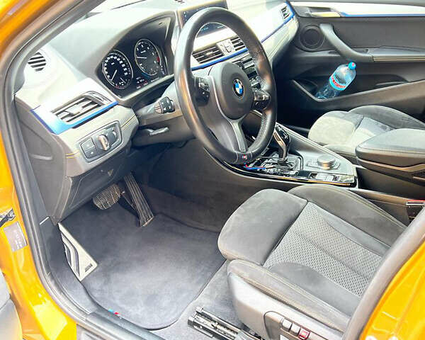 Желтый БМВ X2, объемом двигателя 2 л и пробегом 96 тыс. км за 30800 $, фото 16 на Automoto.ua