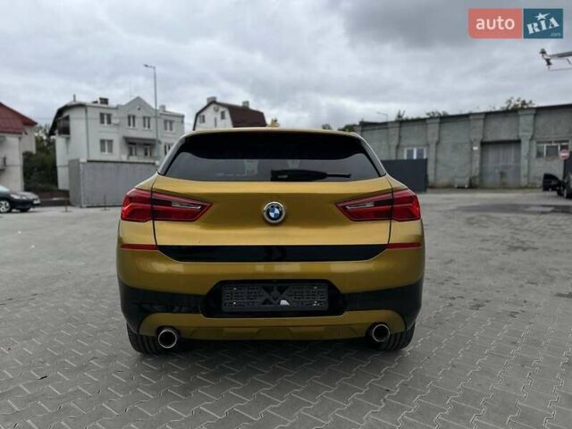 Жовтий БМВ X2, об'ємом двигуна 2 л та пробігом 63 тис. км за 18850 $, фото 26 на Automoto.ua