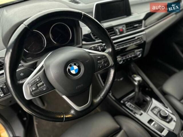Жовтий БМВ X2, об'ємом двигуна 2 л та пробігом 63 тис. км за 18850 $, фото 20 на Automoto.ua
