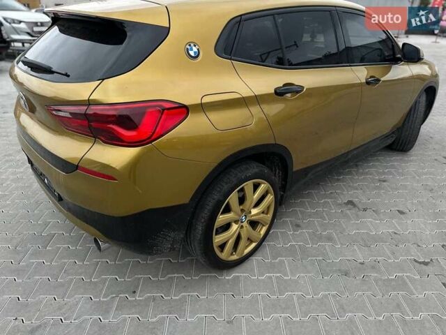 Жовтий БМВ X2, об'ємом двигуна 2 л та пробігом 63 тис. км за 18850 $, фото 29 на Automoto.ua