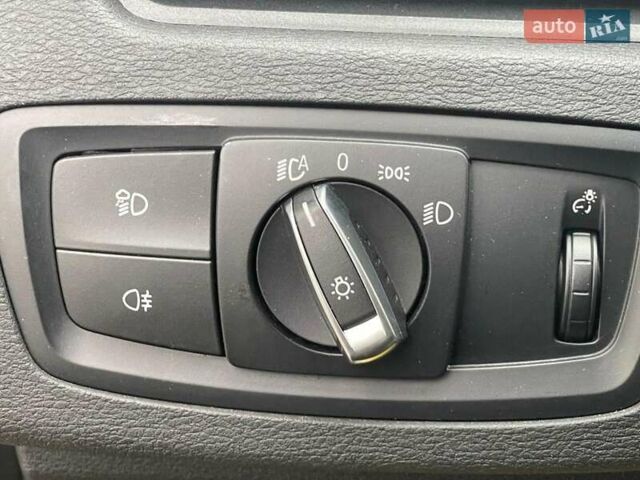 Желтый БМВ X2, объемом двигателя 1.5 л и пробегом 35 тыс. км за 29900 $, фото 39 на Automoto.ua