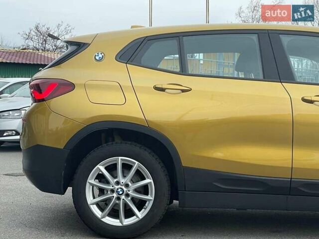 Желтый БМВ X2, объемом двигателя 1.5 л и пробегом 35 тыс. км за 29900 $, фото 9 на Automoto.ua