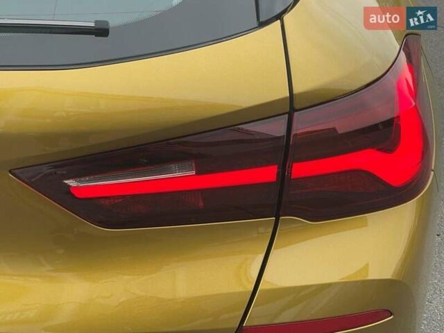 Желтый БМВ X2, объемом двигателя 1.5 л и пробегом 35 тыс. км за 29900 $, фото 19 на Automoto.ua