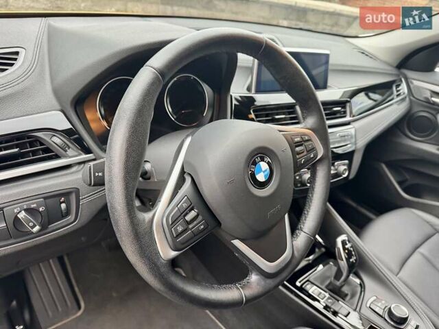 Желтый БМВ X2, объемом двигателя 1.5 л и пробегом 35 тыс. км за 29500 $, фото 13 на Automoto.ua