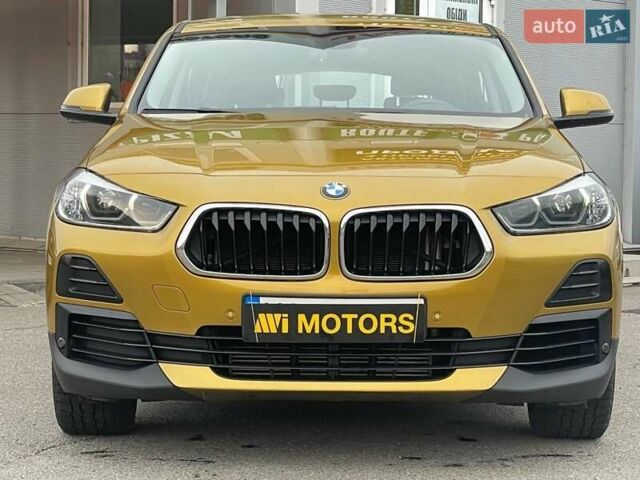 Желтый БМВ X2, объемом двигателя 1.5 л и пробегом 35 тыс. км за 29900 $, фото 6 на Automoto.ua
