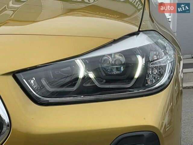 Желтый БМВ X2, объемом двигателя 1.5 л и пробегом 35 тыс. км за 29900 $, фото 7 на Automoto.ua