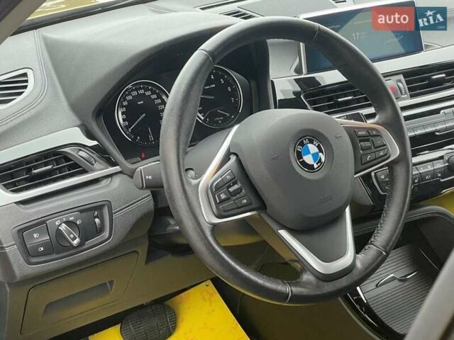 Желтый БМВ X2, объемом двигателя 1.5 л и пробегом 35 тыс. км за 29900 $, фото 32 на Automoto.ua