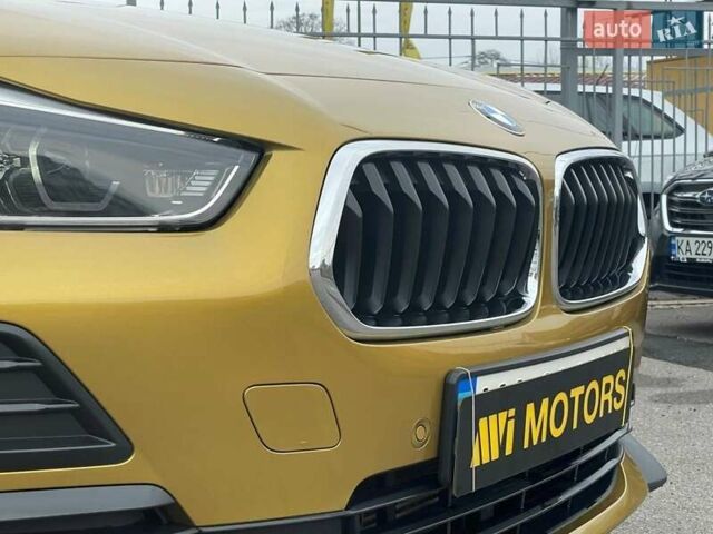 Желтый БМВ X2, объемом двигателя 1.5 л и пробегом 35 тыс. км за 29900 $, фото 23 на Automoto.ua