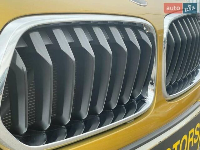 Желтый БМВ X2, объемом двигателя 1.5 л и пробегом 35 тыс. км за 29900 $, фото 22 на Automoto.ua