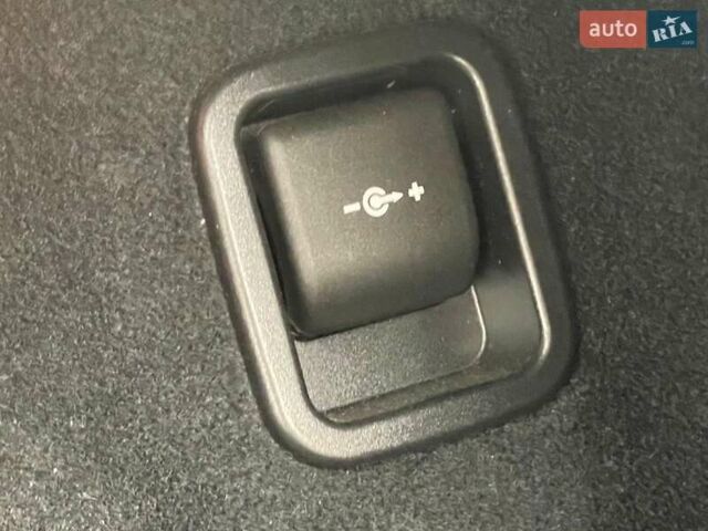 Желтый БМВ X2, объемом двигателя 1.5 л и пробегом 35 тыс. км за 29900 $, фото 63 на Automoto.ua