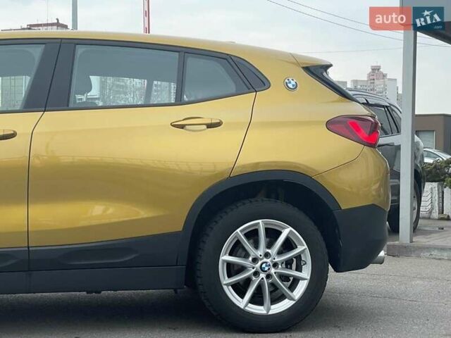 Желтый БМВ X2, объемом двигателя 1.5 л и пробегом 35 тыс. км за 29900 $, фото 25 на Automoto.ua