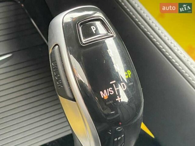 Желтый БМВ X2, объемом двигателя 1.5 л и пробегом 35 тыс. км за 29900 $, фото 52 на Automoto.ua