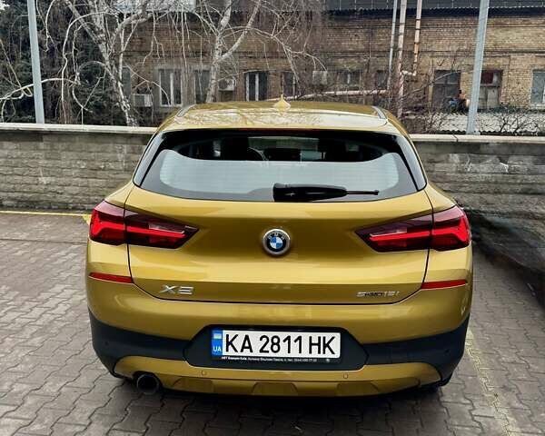 Желтый БМВ X2, объемом двигателя 1.5 л и пробегом 35 тыс. км за 29500 $, фото 4 на Automoto.ua