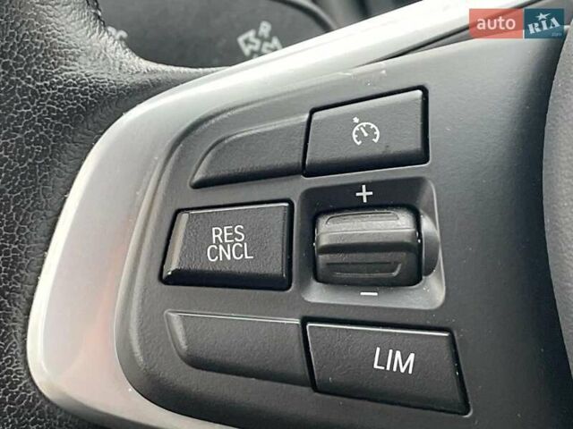 Желтый БМВ X2, объемом двигателя 1.5 л и пробегом 35 тыс. км за 29900 $, фото 42 на Automoto.ua