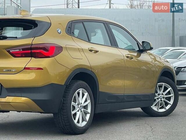 Желтый БМВ X2, объемом двигателя 1.5 л и пробегом 35 тыс. км за 29900 $, фото 20 на Automoto.ua