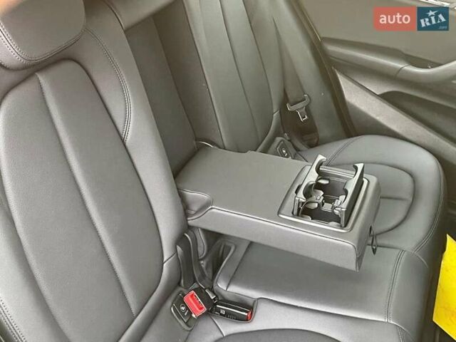 Желтый БМВ X2, объемом двигателя 1.5 л и пробегом 35 тыс. км за 29900 $, фото 65 на Automoto.ua