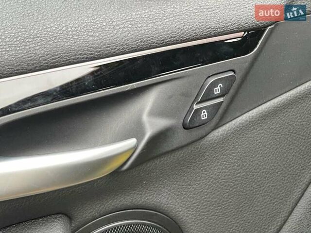 Желтый БМВ X2, объемом двигателя 1.5 л и пробегом 35 тыс. км за 29900 $, фото 55 на Automoto.ua