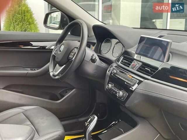 Желтый БМВ X2, объемом двигателя 1.5 л и пробегом 35 тыс. км за 29900 $, фото 66 на Automoto.ua