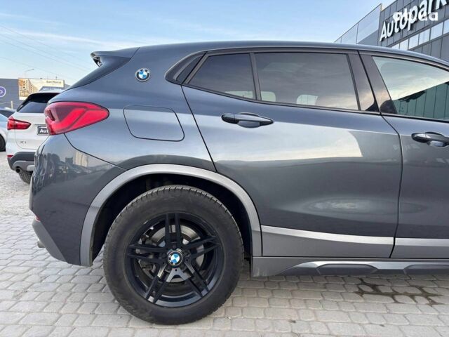 Серый БМВ X2, объемом двигателя 2 л и пробегом 88 тыс. км за 22690 $, фото 10 на Automoto.ua