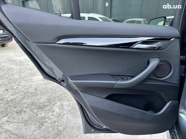 Серый БМВ X2, объемом двигателя 2 л и пробегом 88 тыс. км за 22690 $, фото 19 на Automoto.ua