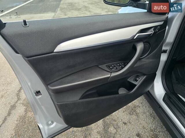 Сірий БМВ X2, об'ємом двигуна 2 л та пробігом 57 тис. км за 21499 $, фото 35 на Automoto.ua