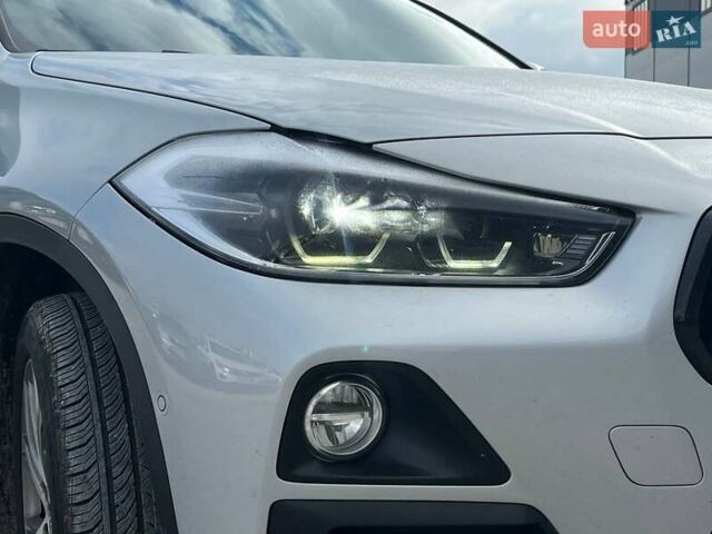 Серый БМВ X2, объемом двигателя 2 л и пробегом 64 тыс. км за 19640 $, фото 12 на Automoto.ua
