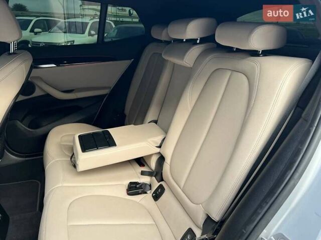 Серый БМВ X2, объемом двигателя 2 л и пробегом 64 тыс. км за 19640 $, фото 34 на Automoto.ua