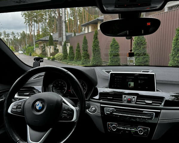 Серый БМВ X2, объемом двигателя 2 л и пробегом 114 тыс. км за 25000 $, фото 16 на Automoto.ua