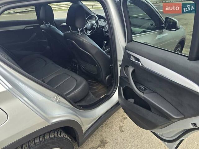 Сірий БМВ X2, об'ємом двигуна 2 л та пробігом 57 тис. км за 21499 $, фото 52 на Automoto.ua