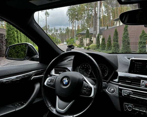 Серый БМВ X2, объемом двигателя 2 л и пробегом 114 тыс. км за 25000 $, фото 17 на Automoto.ua