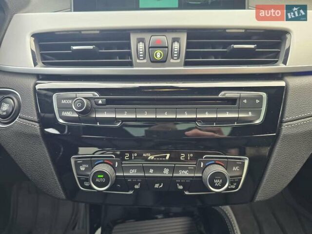 Сірий БМВ X2, об'ємом двигуна 2 л та пробігом 57 тис. км за 21499 $, фото 78 на Automoto.ua