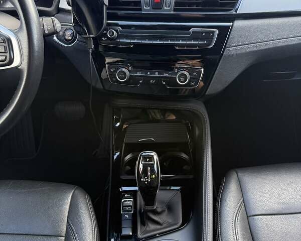 Серый БМВ X2, объемом двигателя 2 л и пробегом 99 тыс. км за 24000 $, фото 9 на Automoto.ua