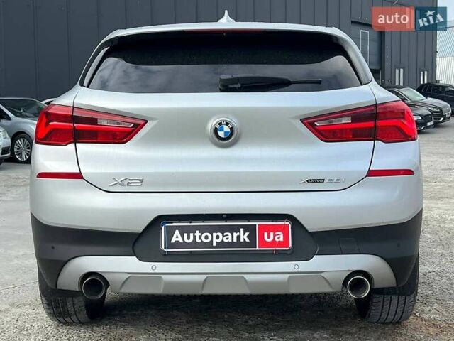 Серый БМВ X2, объемом двигателя 2 л и пробегом 64 тыс. км за 19640 $, фото 6 на Automoto.ua