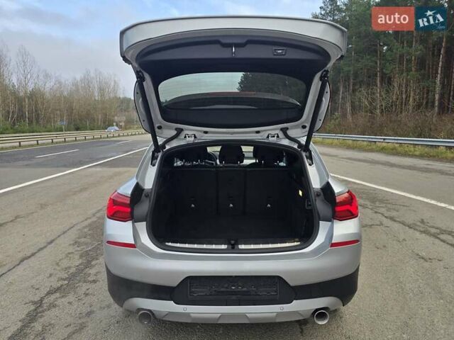 Сірий БМВ X2, об'ємом двигуна 2 л та пробігом 57 тис. км за 21499 $, фото 31 на Automoto.ua
