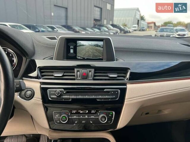 Серый БМВ X2, объемом двигателя 2 л и пробегом 64 тыс. км за 19640 $, фото 27 на Automoto.ua