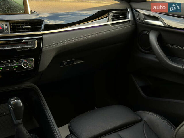 БМВ X2 2018 в Луцке на Automoto.ua Серый БМВ X2, объемом двигателя 2 л и пробегом 133 тыс. км за 12900 $, фото 14 на Automoto.ua