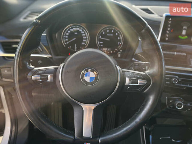 Серый БМВ X2, объемом двигателя 2 л и пробегом 86 тыс. км за 25000 $, фото 11 на Automoto.ua