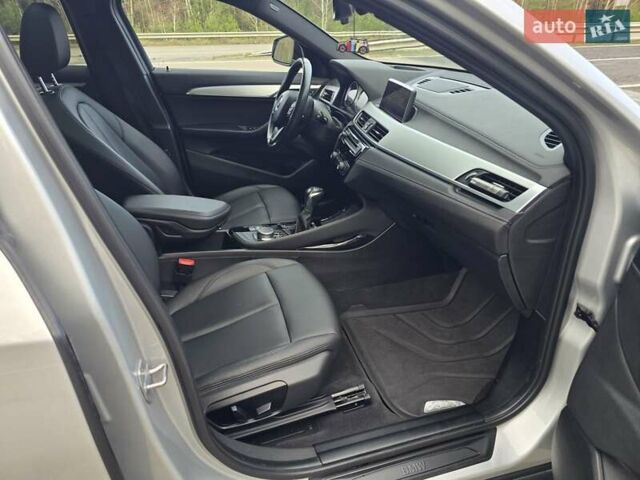 Сірий БМВ X2, об'ємом двигуна 2 л та пробігом 57 тис. км за 21499 $, фото 60 на Automoto.ua