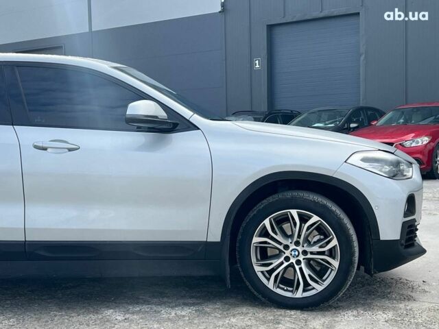 Сірий БМВ X2, об'ємом двигуна 2 л та пробігом 64 тис. км за 19640 $, фото 10 на Automoto.ua