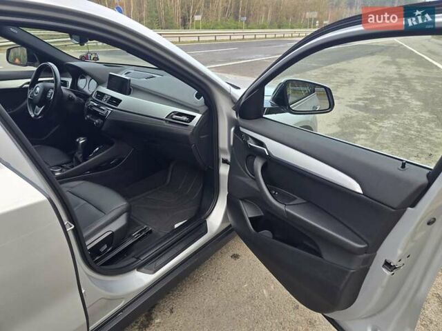 Сірий БМВ X2, об'ємом двигуна 2 л та пробігом 57 тис. км за 21499 $, фото 57 на Automoto.ua